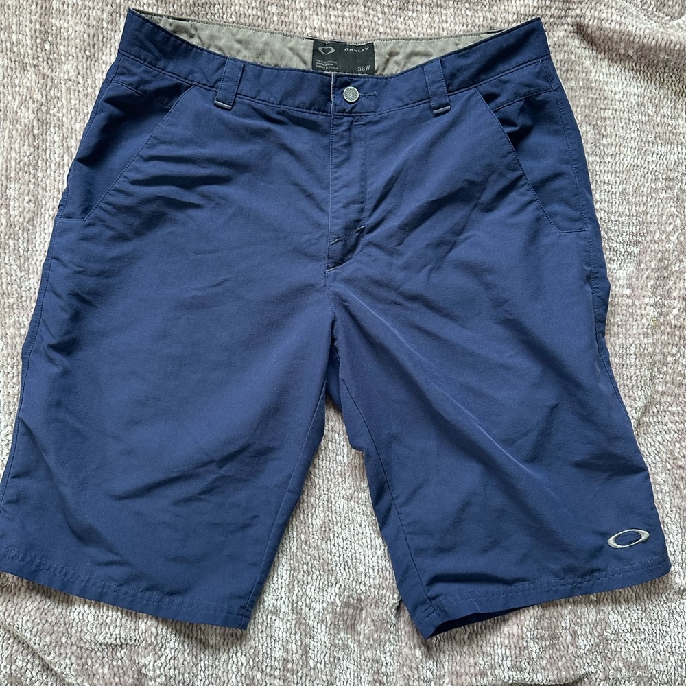 Men’s Oakley Hybrid Short